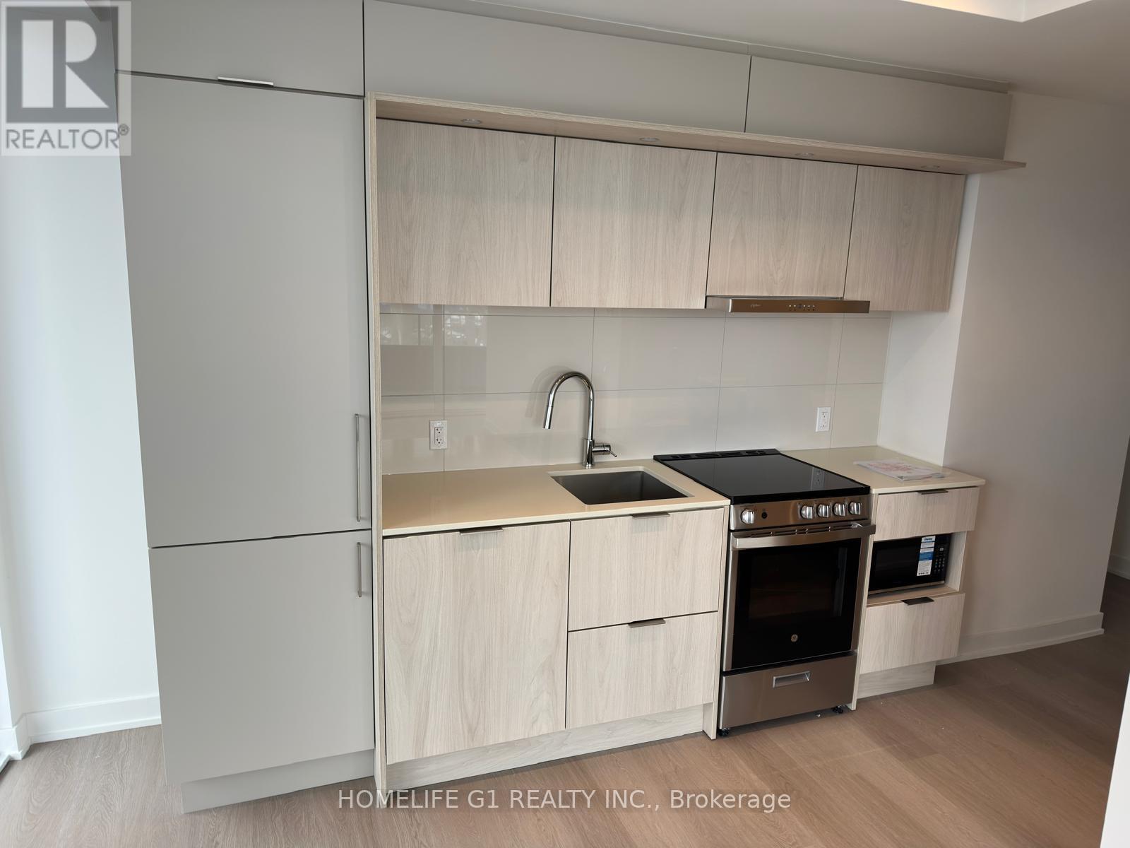 1511 - 448 Burnhamthorpe Road W, Mississauga, Ontario  L5B 0R4 - Photo 5 - W12878624