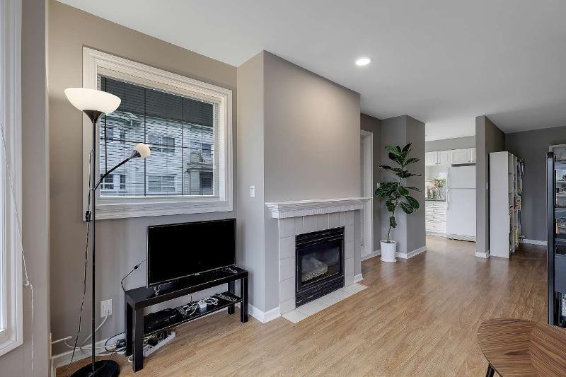 322 15268 105 Avenue, Surrey, British Columbia  V3R 0W8 - Photo 3 - R3098575