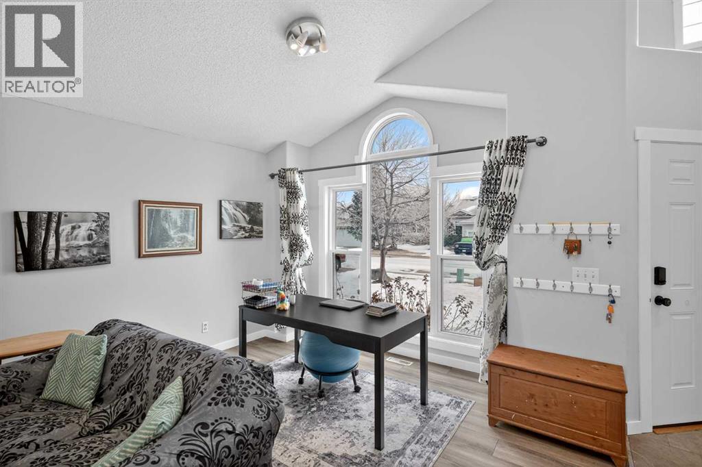 38 Canoe Circle Sw, Airdrie, Alberta  T4B 2L6 - Photo 2 - A2288202