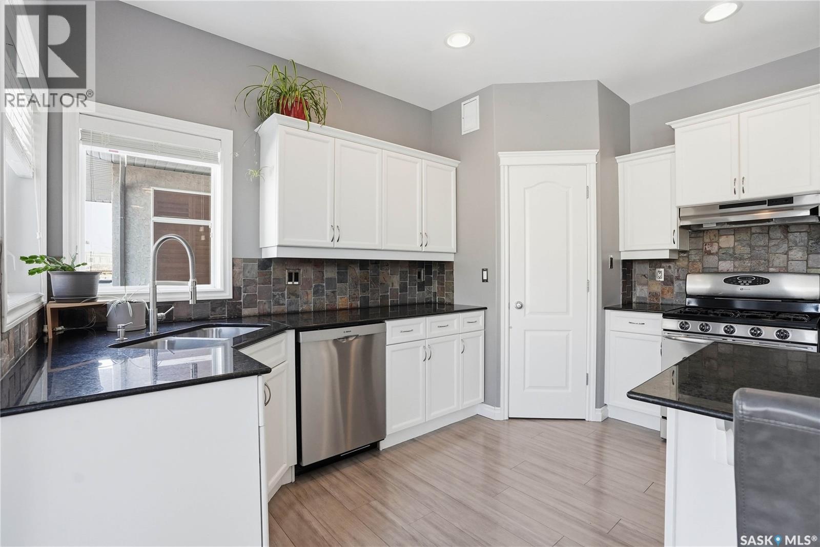 307 Beckett Green, Saskatoon, Saskatchewan  S7N 4W7 - Photo 14 - SK030287