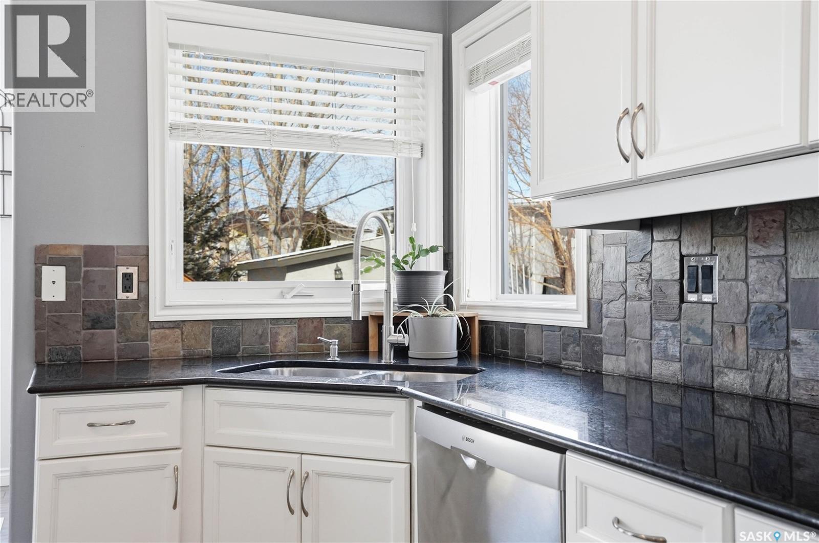 307 Beckett Green, Saskatoon, Saskatchewan  S7N 4W7 - Photo 18 - SK030287