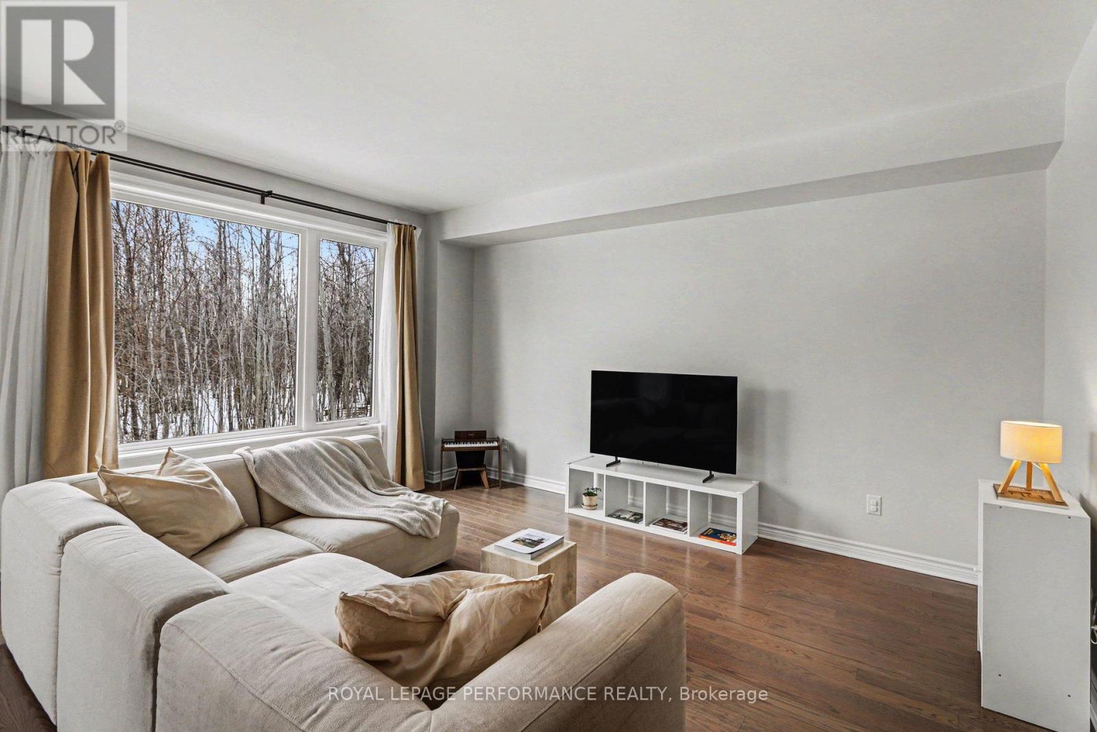 14 Academie Street, Russell, Ontario  K0A 1W0 - Photo 4 - X12878796