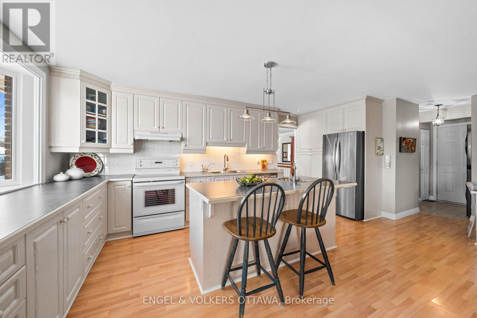 1304 Fairway Drive, Ottawa, Ontario  K4M 1B3 - Photo 14 - X12878802