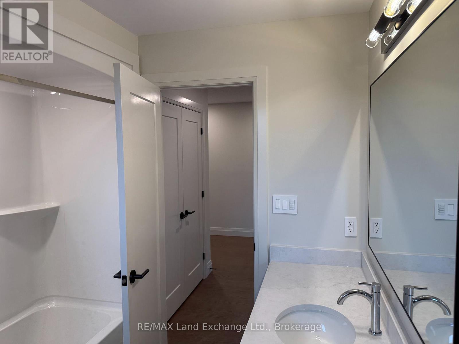 964 Bogdanovic Way, Huron-Kinloss, Ontario  N2Z 0H4 - Photo 35 - X12230628