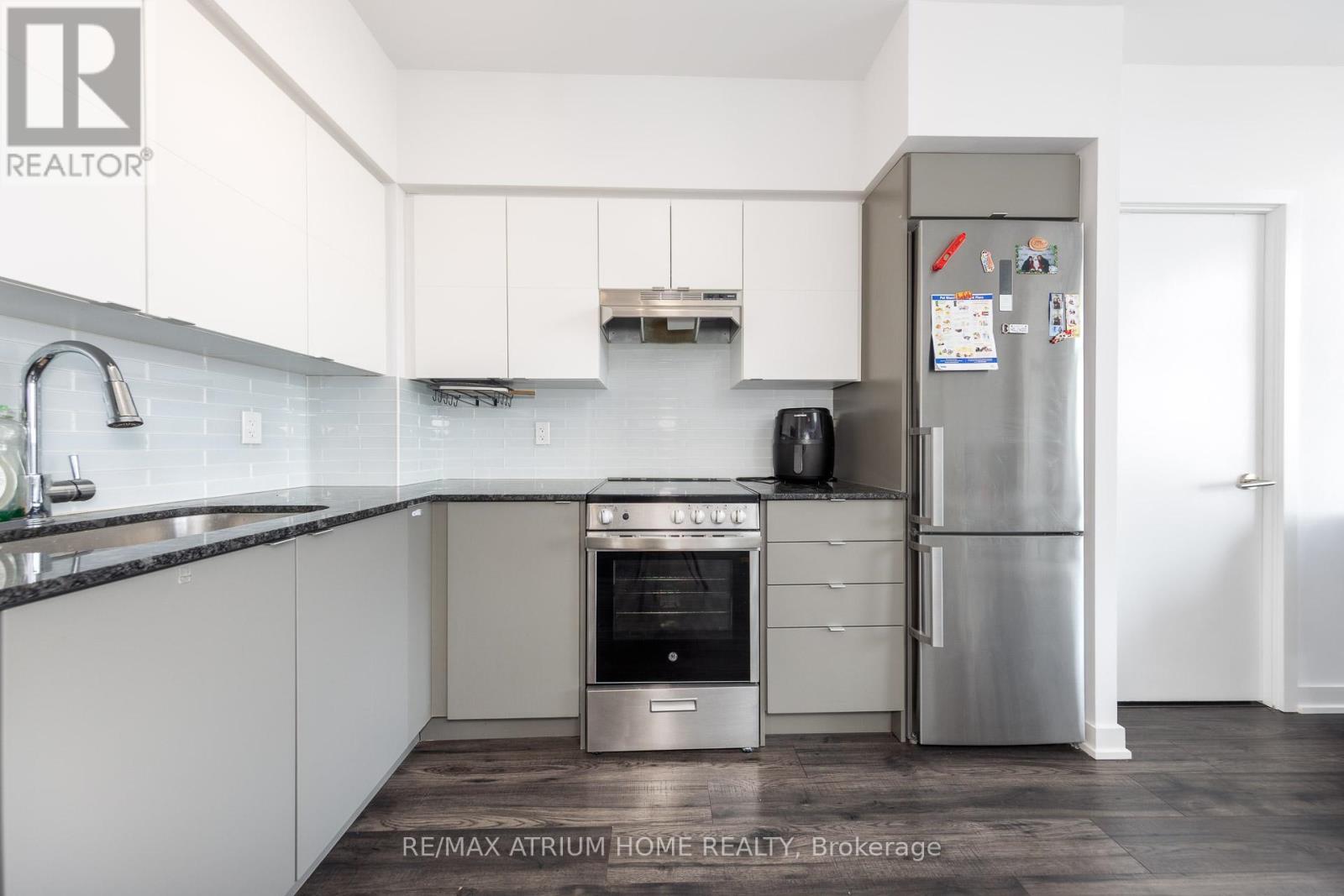 1515 - 120 Varna Drive, Toronto, Ontario  M6A 0B3 - Photo 6 - C12878824