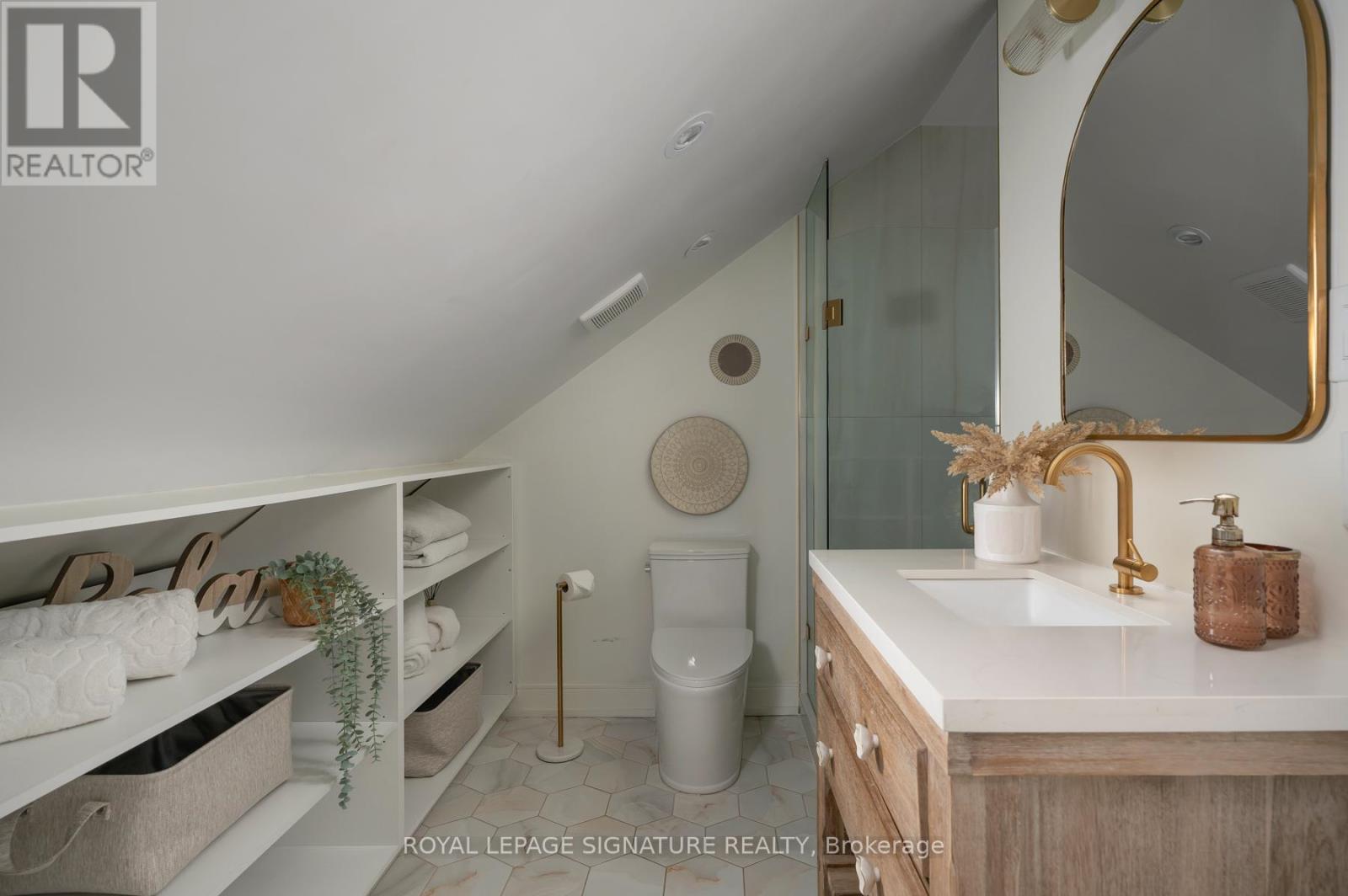 26 Pape Avenue, Toronto, Ontario  M4M 2V6 - Photo 23 - E12792702