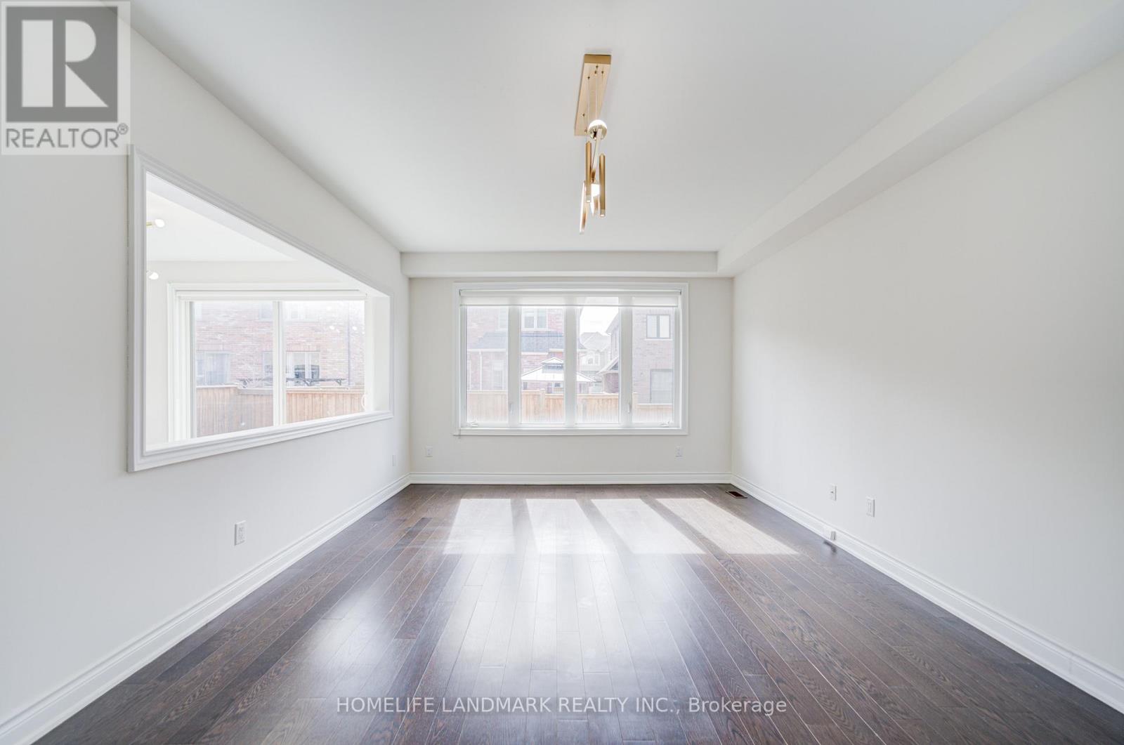 95 Walter English Drive, East Gwillimbury (Queensville), Ontario  L9N 0R8 - Photo 13 - N12868766