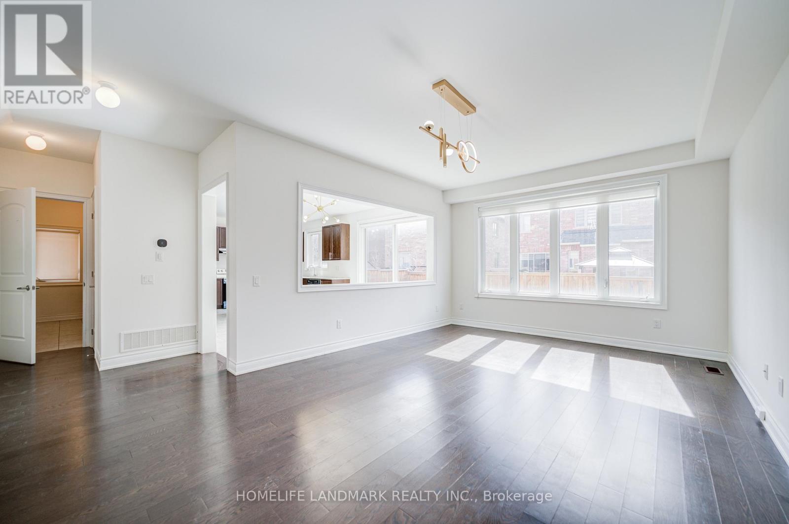 95 Walter English Drive, East Gwillimbury (Queensville), Ontario  L9N 0R8 - Photo 14 - N12868766