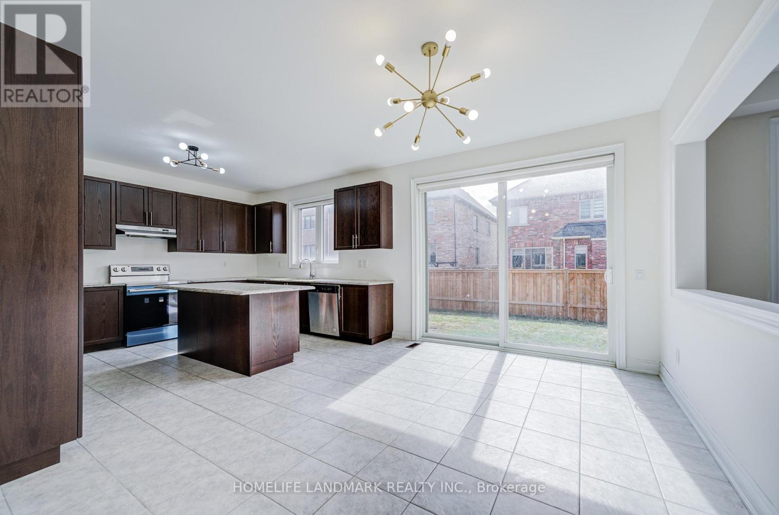 95 Walter English Drive, East Gwillimbury (Queensville), Ontario  L9N 0R8 - Photo 17 - N12868766