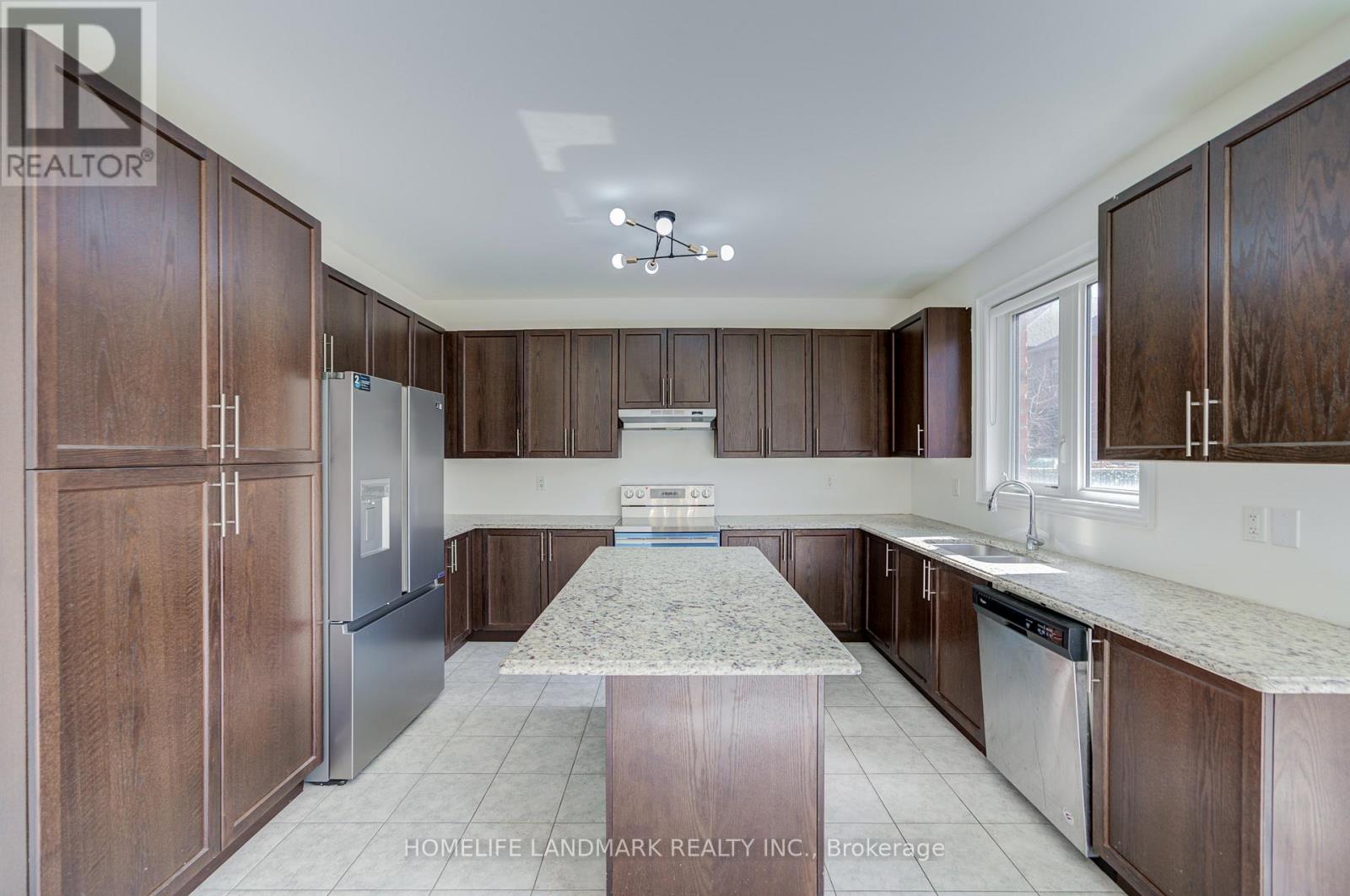 95 Walter English Drive, East Gwillimbury (Queensville), Ontario  L9N 0R8 - Photo 21 - N12868766