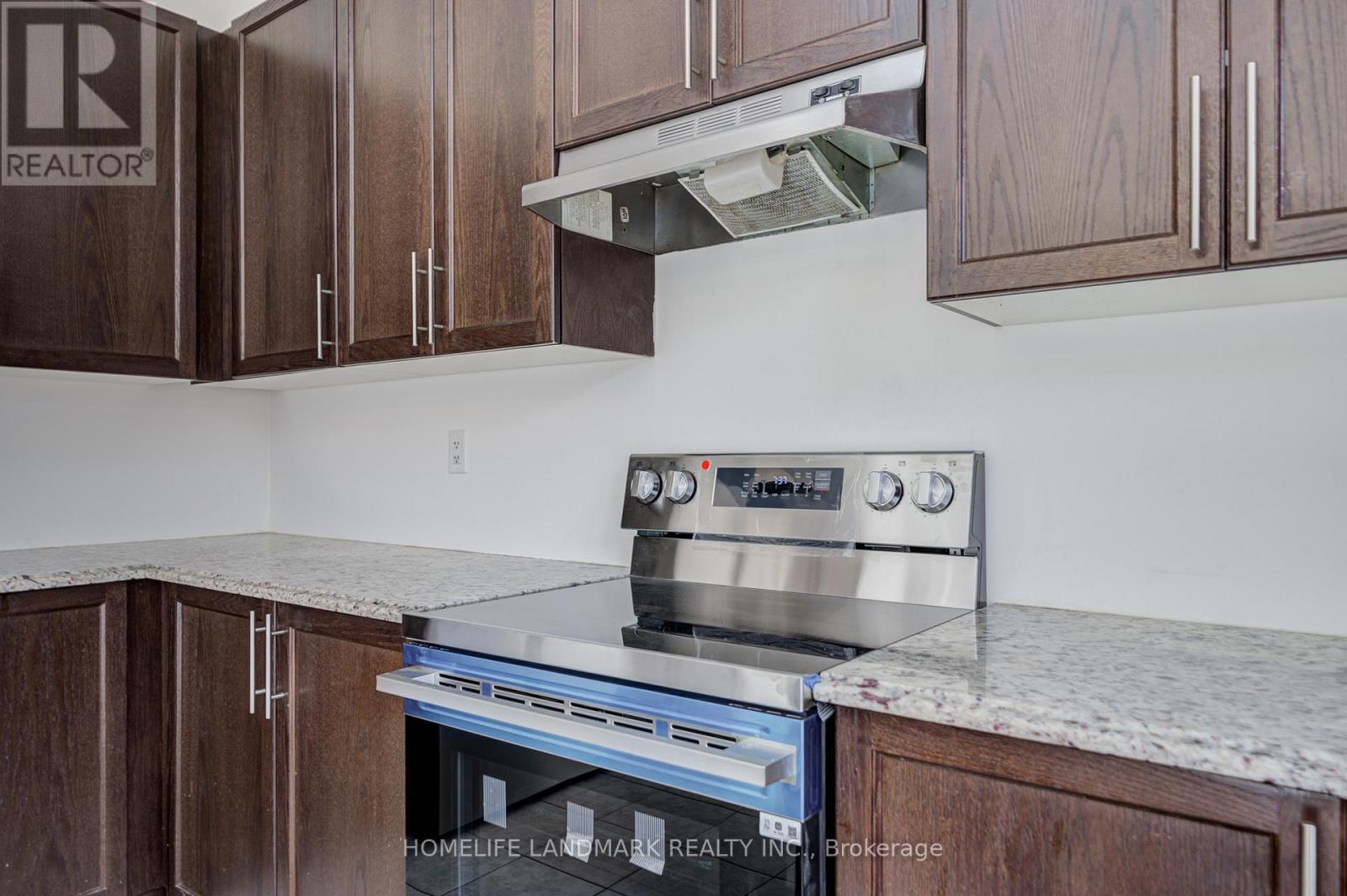 95 Walter English Drive, East Gwillimbury (Queensville), Ontario  L9N 0R8 - Photo 24 - N12868766