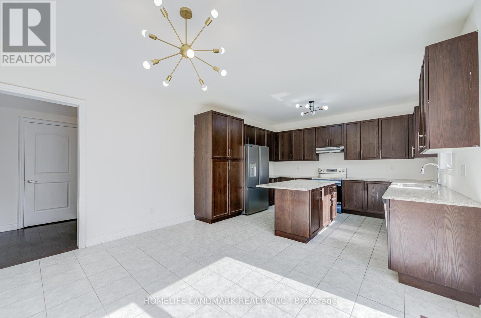 95 Walter English Drive, East Gwillimbury (Queensville), Ontario  L9N 0R8 - Photo 19 - N12868766