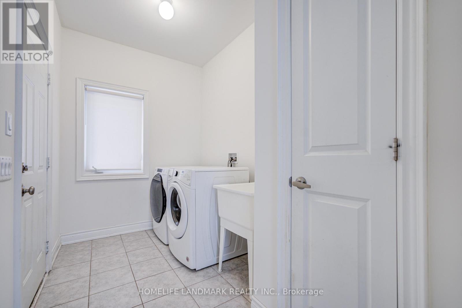 95 Walter English Drive, East Gwillimbury (Queensville), Ontario  L9N 0R8 - Photo 26 - N12868766