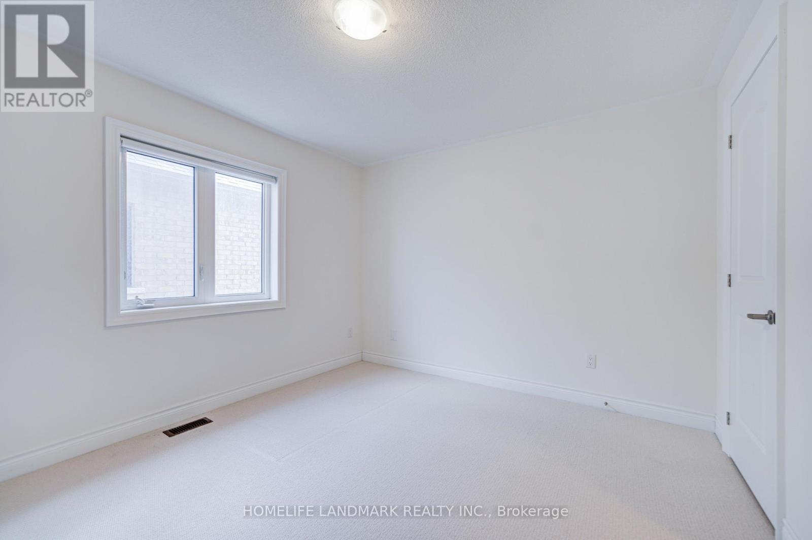 95 Walter English Drive, East Gwillimbury (Queensville), Ontario  L9N 0R8 - Photo 37 - N12868766