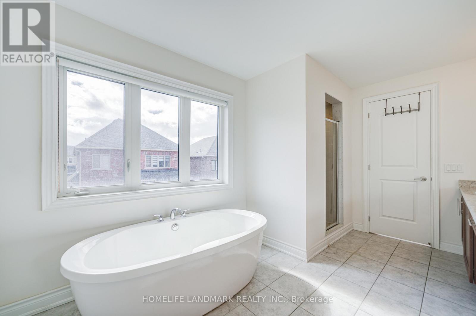 95 Walter English Drive, East Gwillimbury (Queensville), Ontario  L9N 0R8 - Photo 46 - N12868766