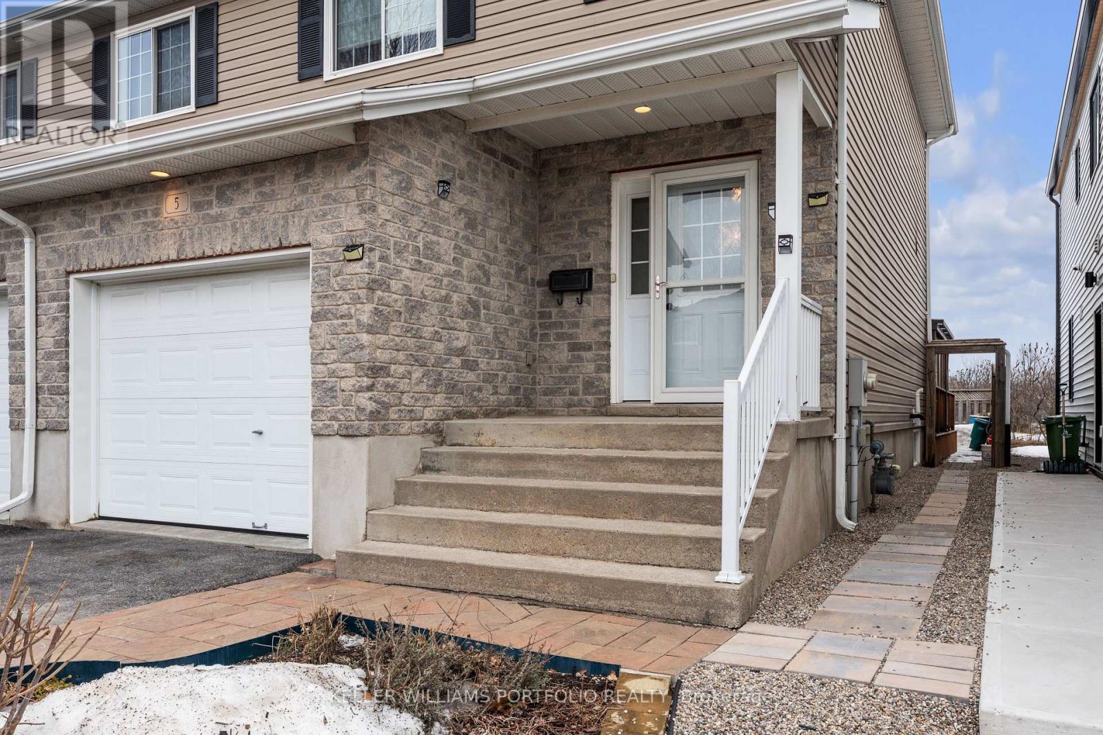 5 Karlee Court, Kingston, Ontario  K7K 0C5 - Photo 3 - X12878242