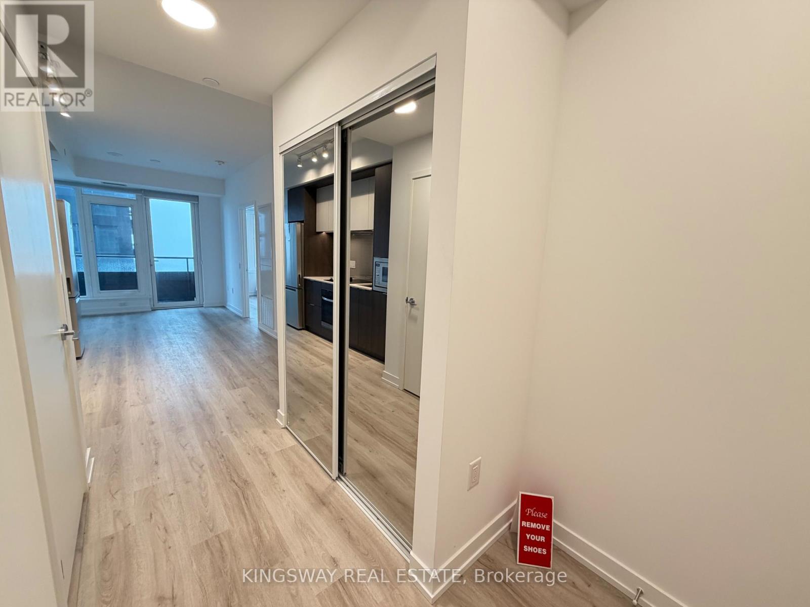 2012 - 395 Square One Drive, Mississauga (City Centre), Ontario  L5B 0P6 - Photo 7 - W12878776