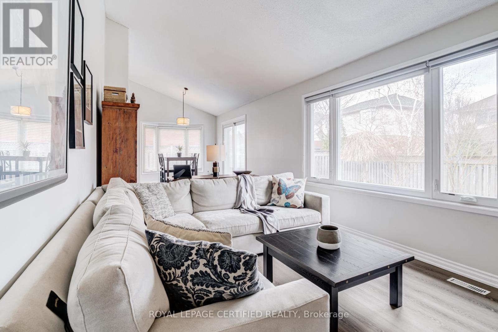 2197 Oakridge Crescent, Burlington, Ontario  L7M 4C8 - Photo 15 - W12878784