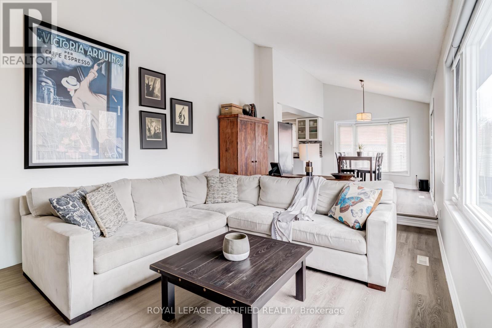 2197 Oakridge Crescent, Burlington, Ontario  L7M 4C8 - Photo 16 - W12878784