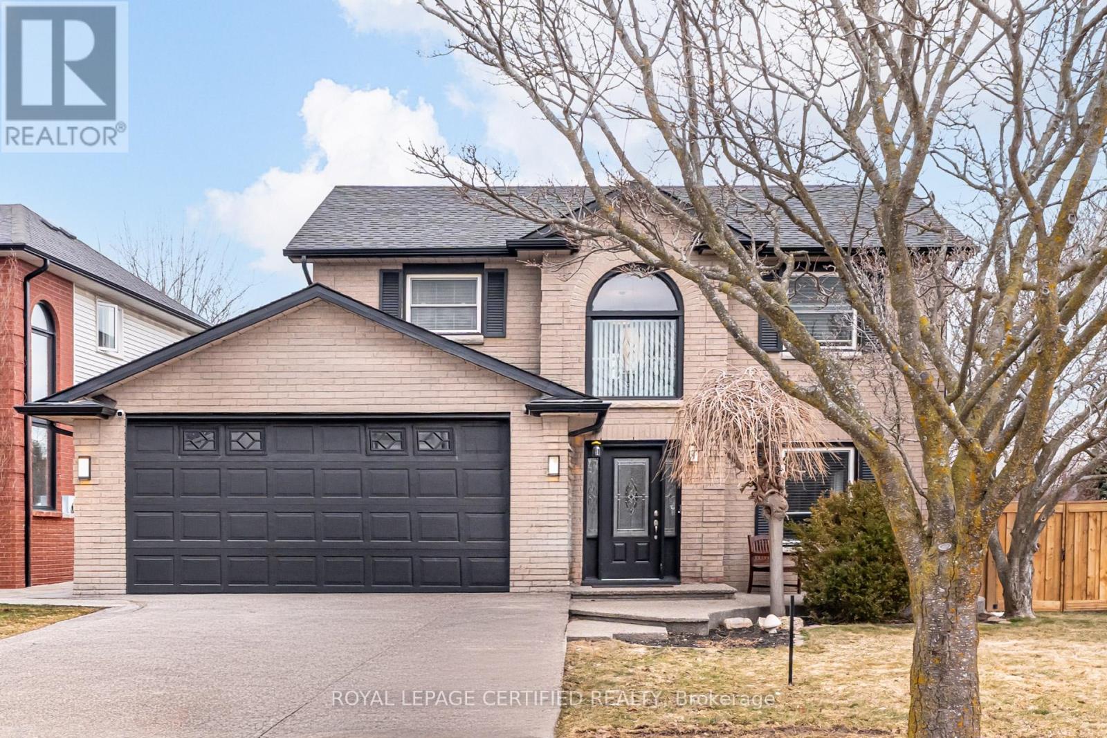 2197 Oakridge Crescent, Burlington, Ontario  L7M 4C8 - Photo 2 - W12878784
