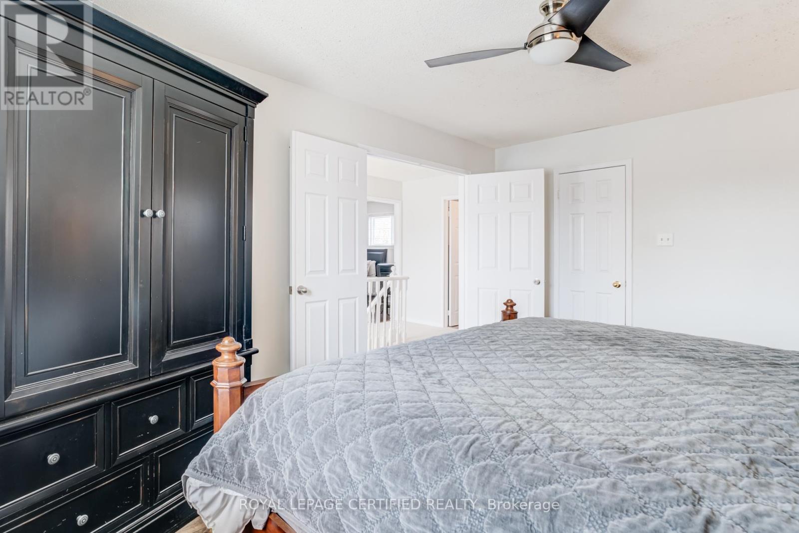 2197 Oakridge Crescent, Burlington, Ontario  L7M 4C8 - Photo 21 - W12878784