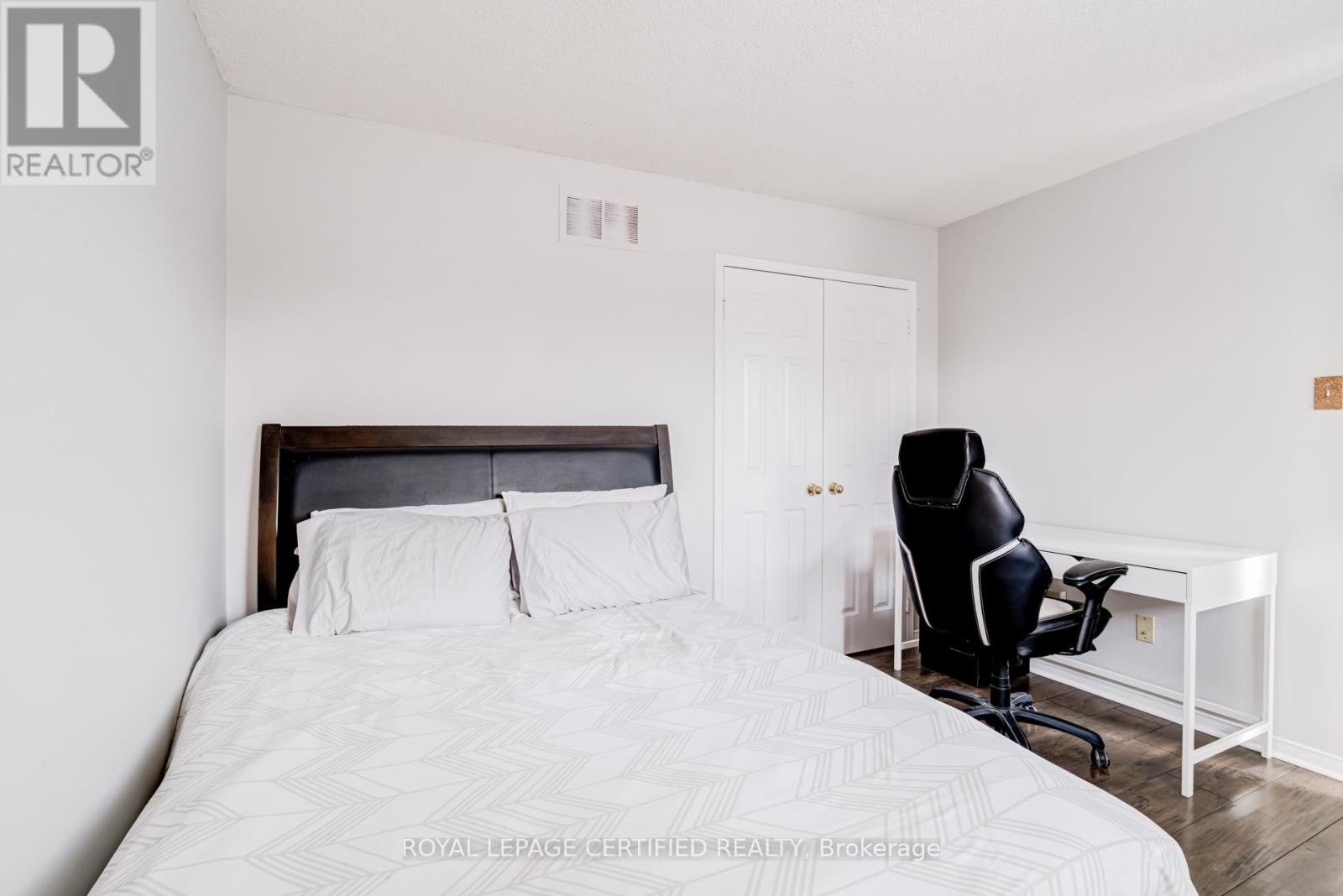 2197 Oakridge Crescent, Burlington, Ontario  L7M 4C8 - Photo 29 - W12878784