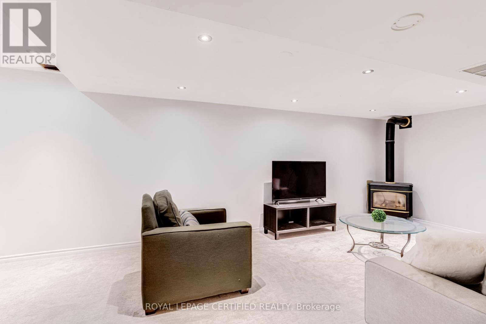 2197 Oakridge Crescent, Burlington, Ontario  L7M 4C8 - Photo 37 - W12878784