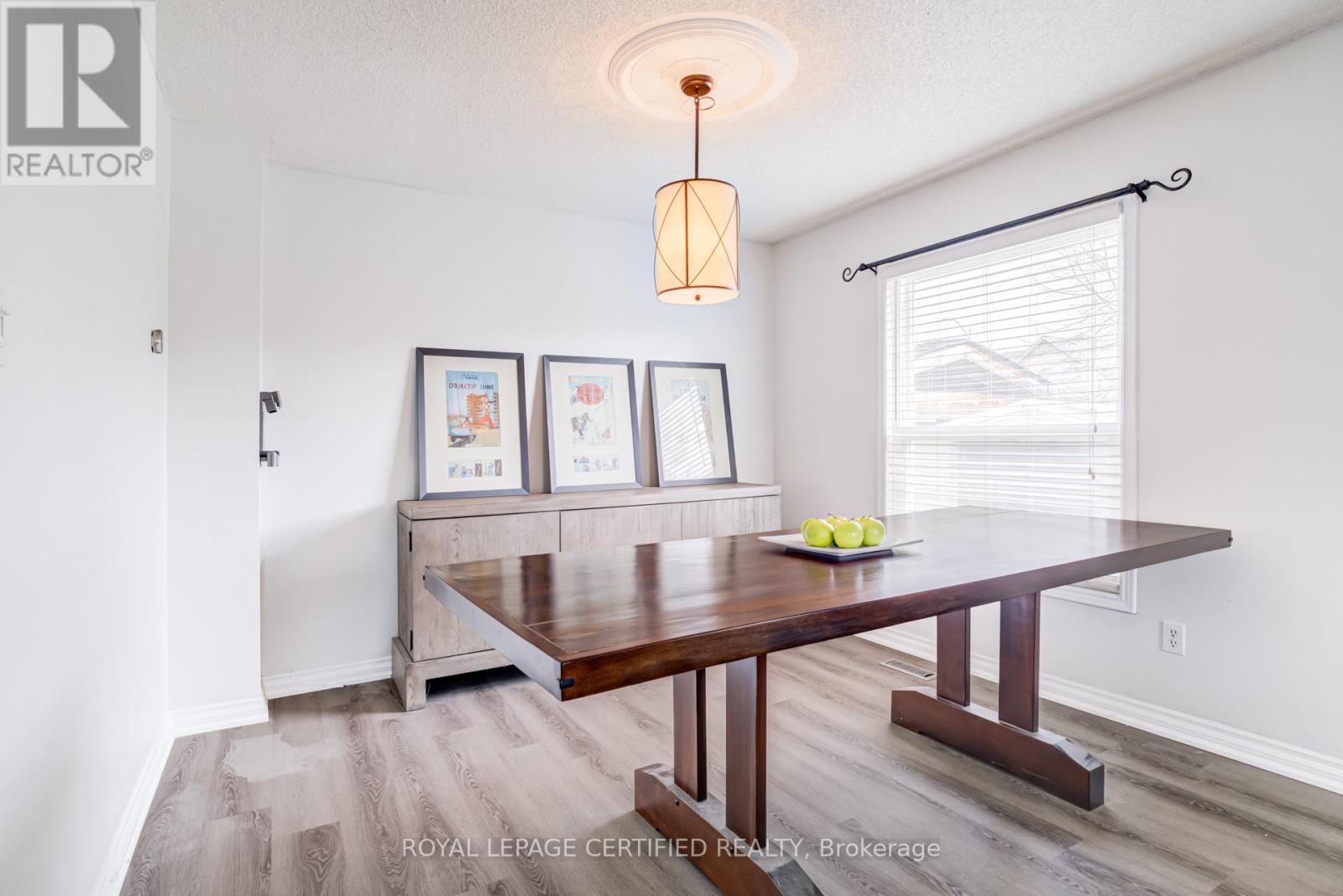 2197 Oakridge Crescent, Burlington, Ontario  L7M 4C8 - Photo 7 - W12878784