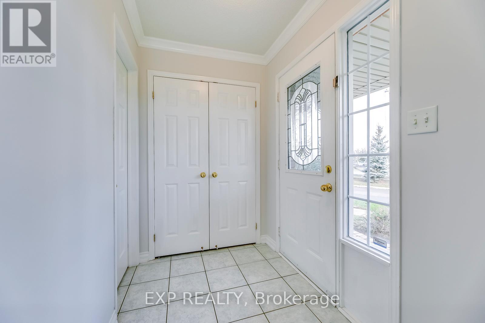 2376 Highcroft Road, Oakville, Ontario  L6M 4Y6 - Photo 8 - W12878810