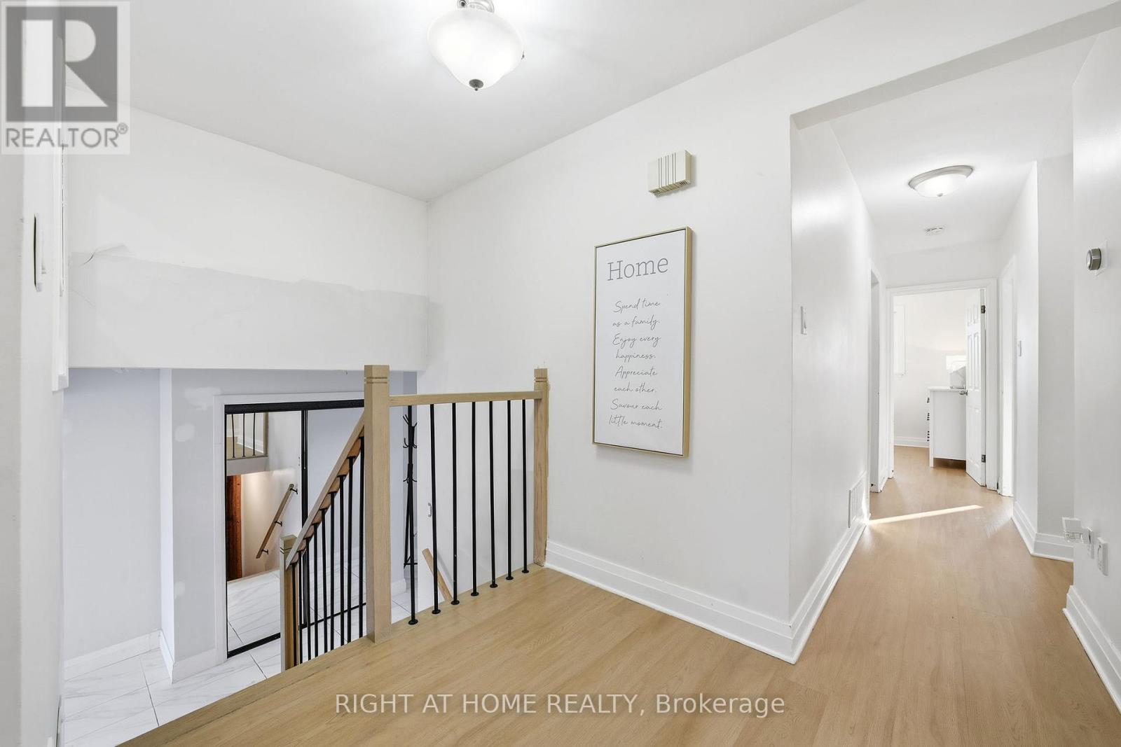 322 Melores Drive, Burlington, Ontario  L7L 4T8 - Photo 18 - W12878814