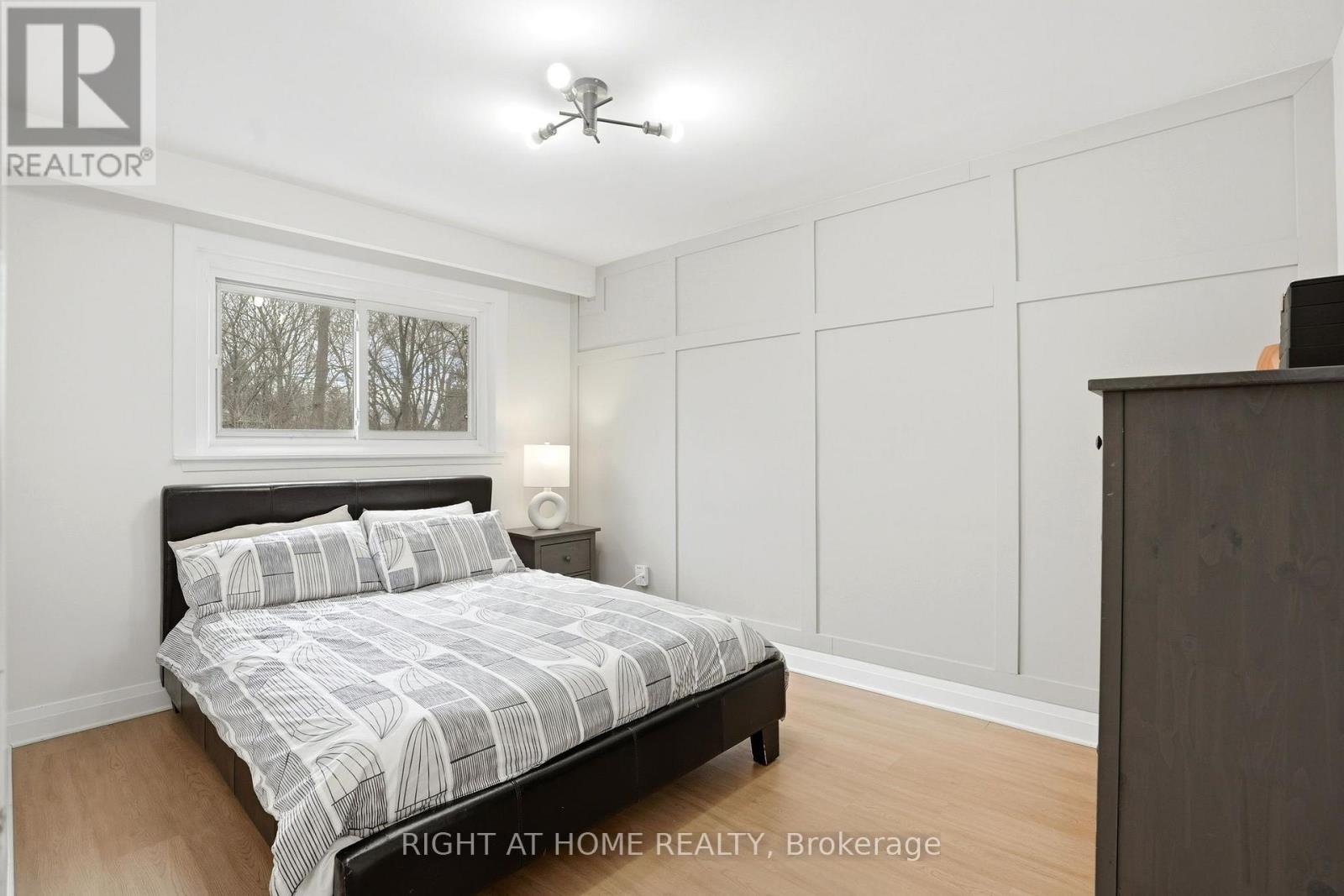 322 Melores Drive, Burlington, Ontario  L7L 4T8 - Photo 19 - W12878814