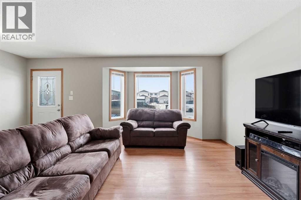 41 Winston Place, Blackfalds, Alberta  T4M 0K9 - Photo 5 - A2290421