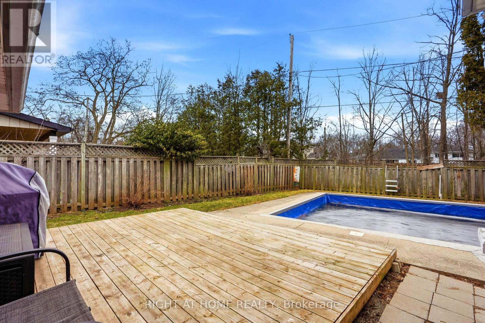 322 Melores Drive, Burlington, Ontario  L7L 4T8 - Photo 30 - W12878814