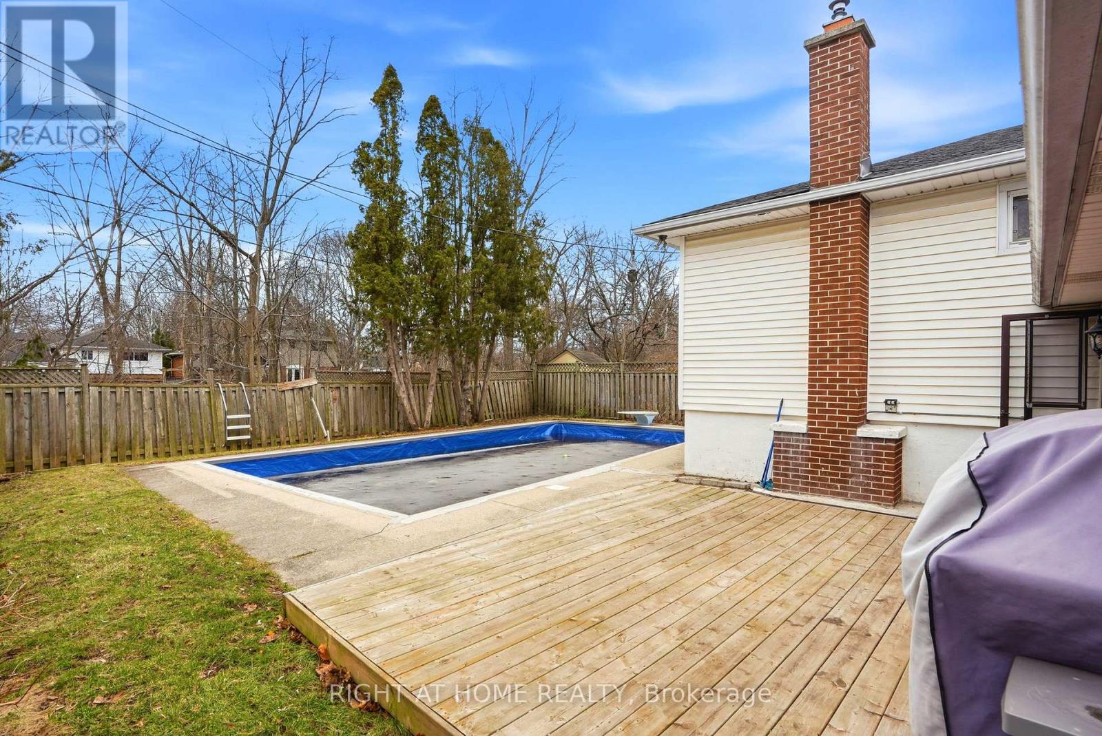 322 Melores Drive, Burlington, Ontario  L7L 4T8 - Photo 32 - W12878814