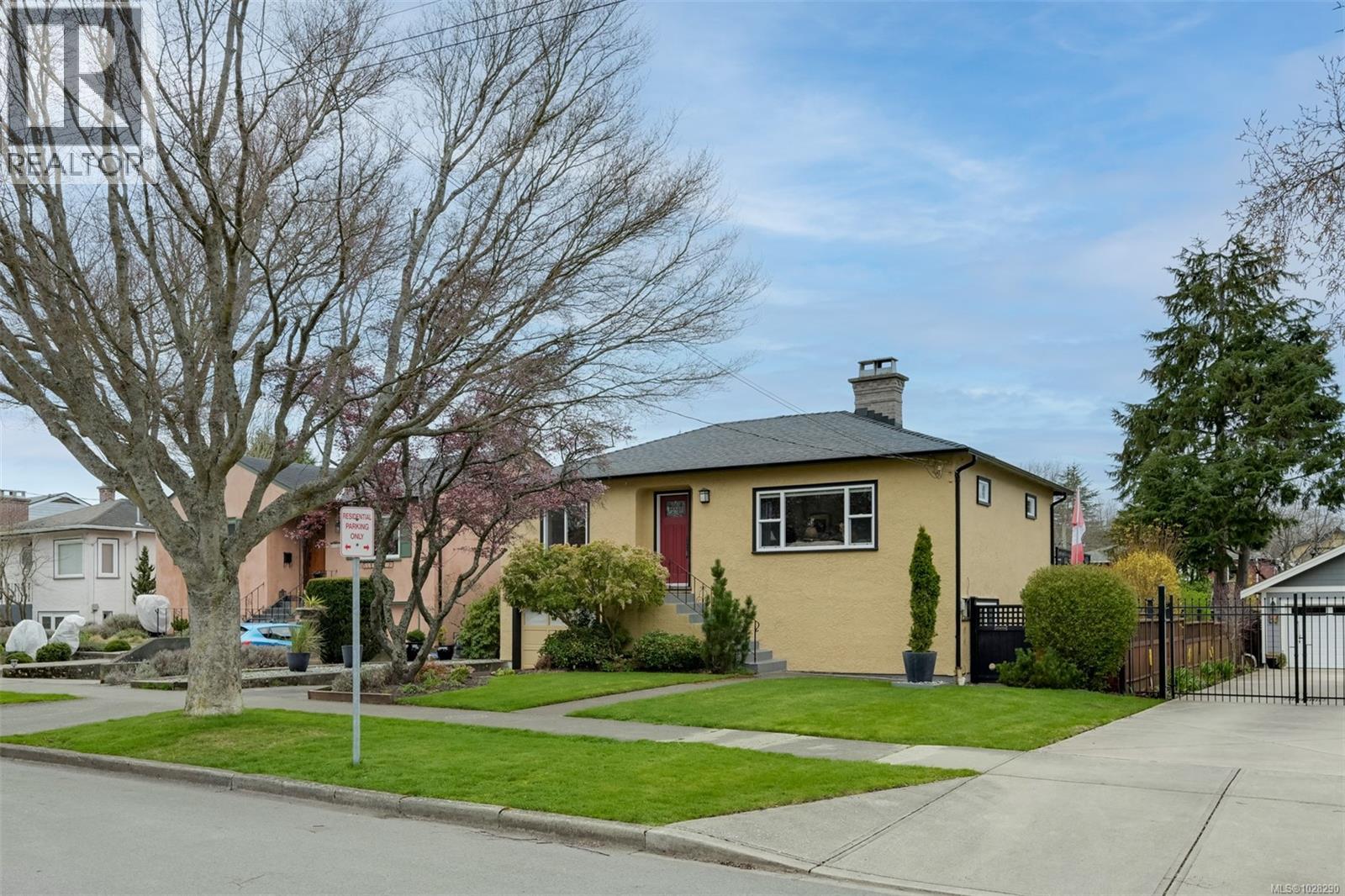 354 Stannard Ave, Victoria, British Columbia