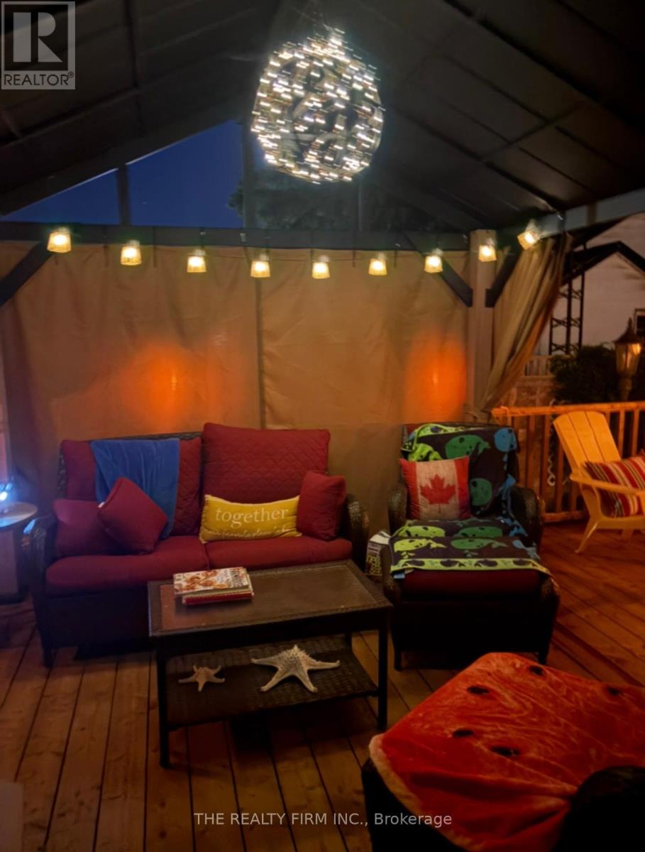 422 Greenfield Street, Petrolia, Ontario  N0N 1R0 - Photo 39 - X12878840