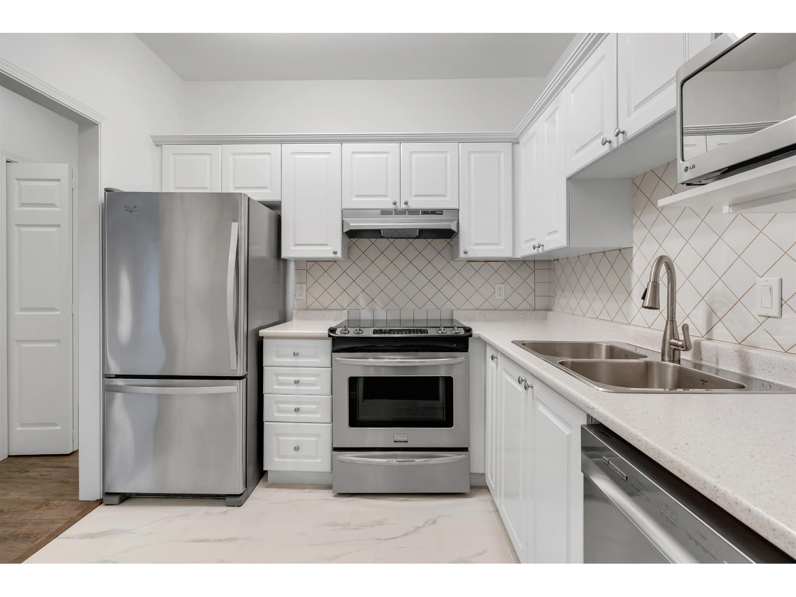 203 8142 120a Street, Surrey, British Columbia  V3W 0N1 - Photo 6 - R3099082