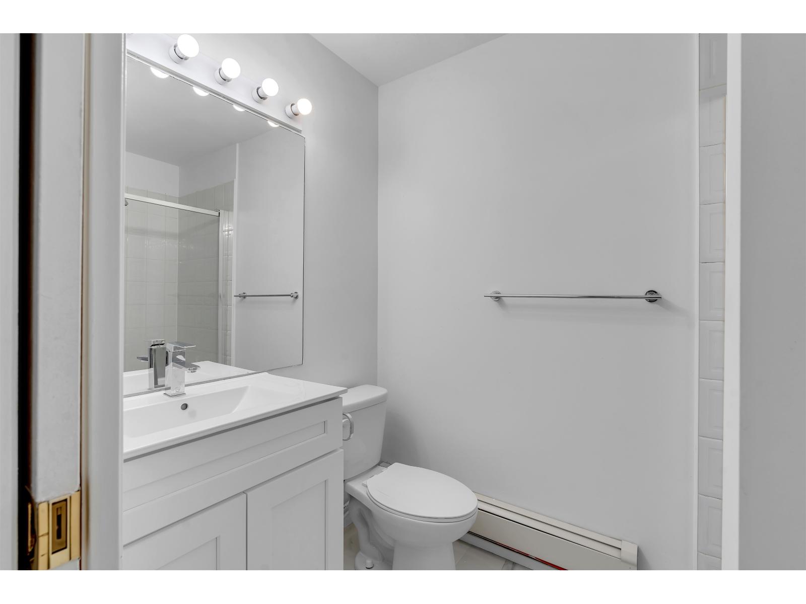 203 8142 120a Street, Surrey, British Columbia  V3W 0N1 - Photo 9 - R3099082