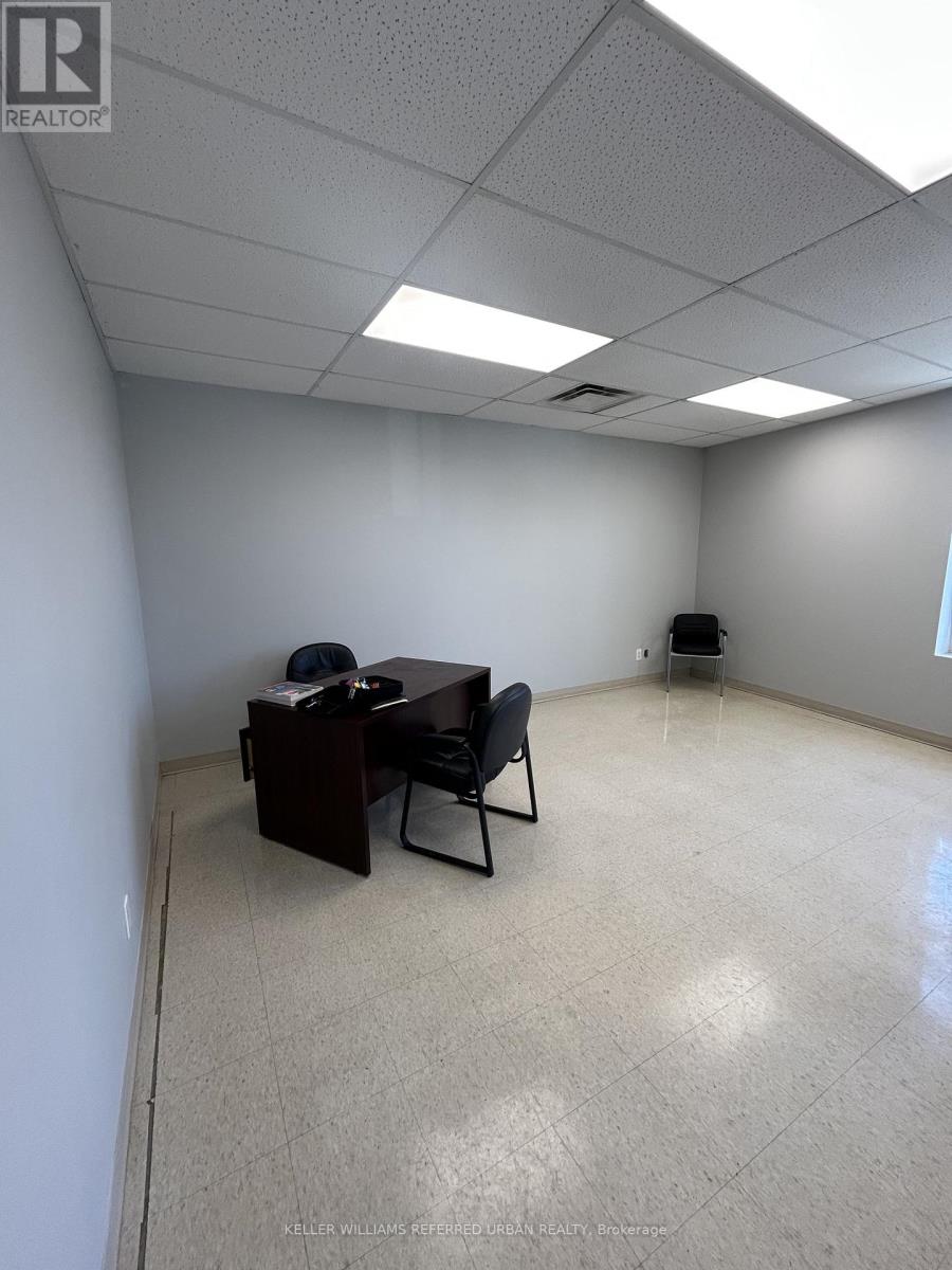 202 - 10132 Yonge Street, Richmond Hill (Mill Pond), Ontario  L4C 1T6 - Photo 13 - N12878838