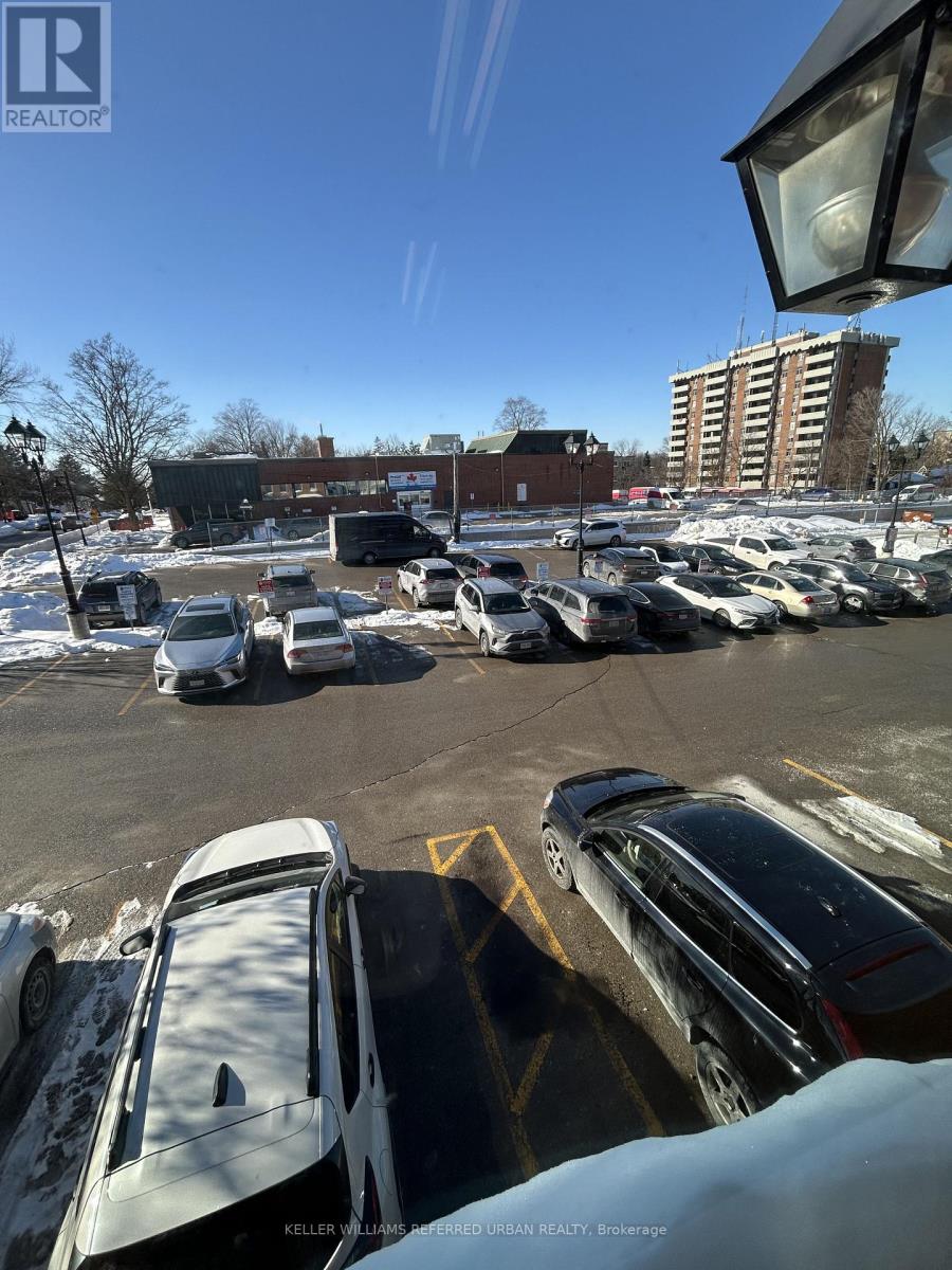 202 - 10132 Yonge Street, Richmond Hill (Mill Pond), Ontario  L4C 1T6 - Photo 14 - N12878838