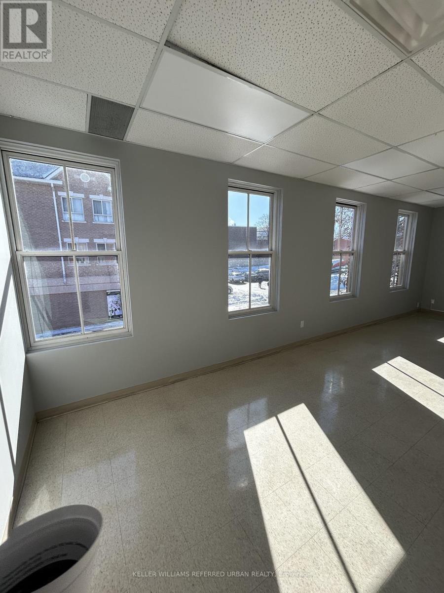 202 - 10132 Yonge Street, Richmond Hill (Mill Pond), Ontario  L4C 1T6 - Photo 6 - N12878838