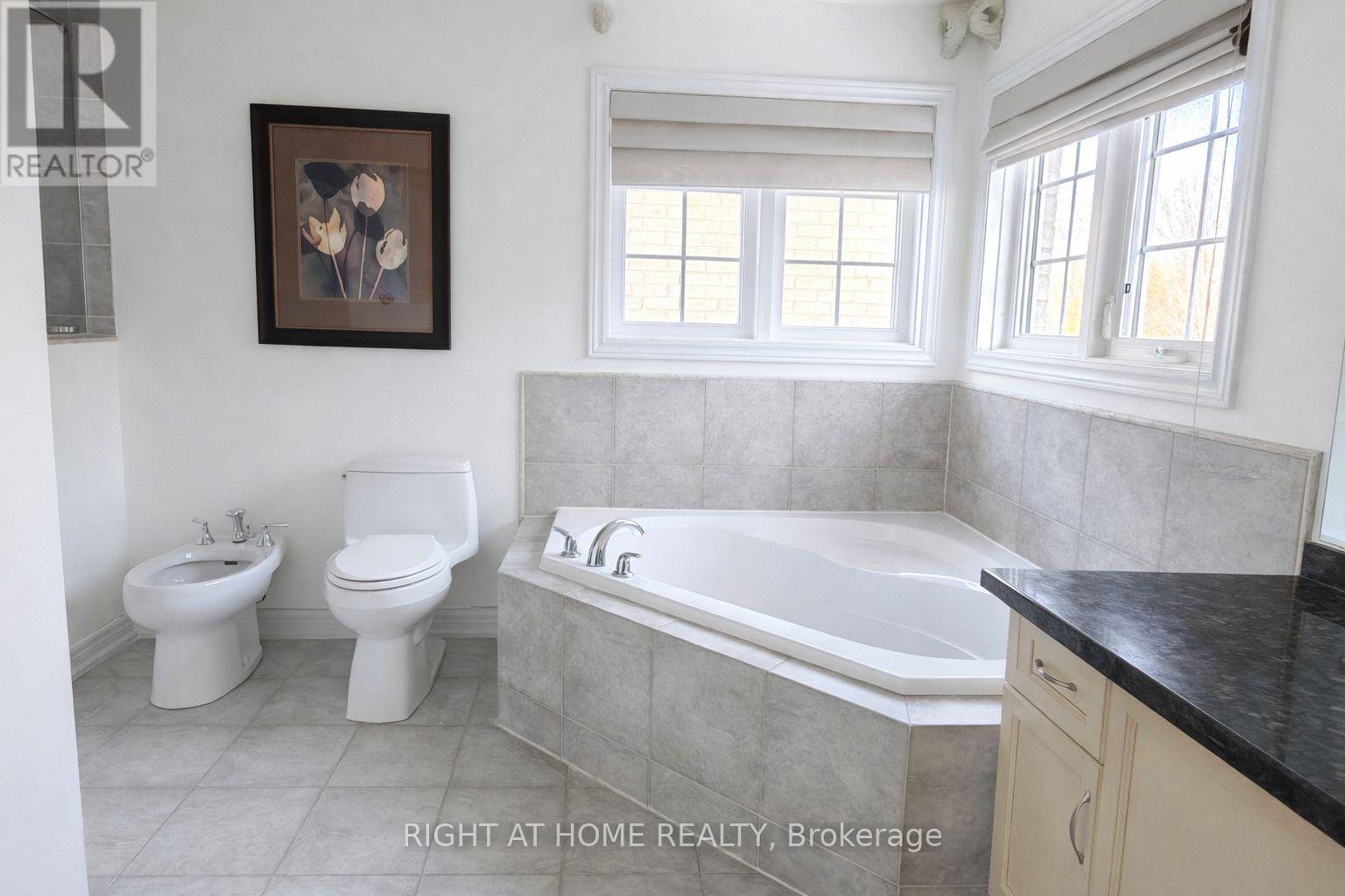 63 Brass Drive, Richmond Hill, Ontario  L4E 4T4 - Photo 14 - N12874168