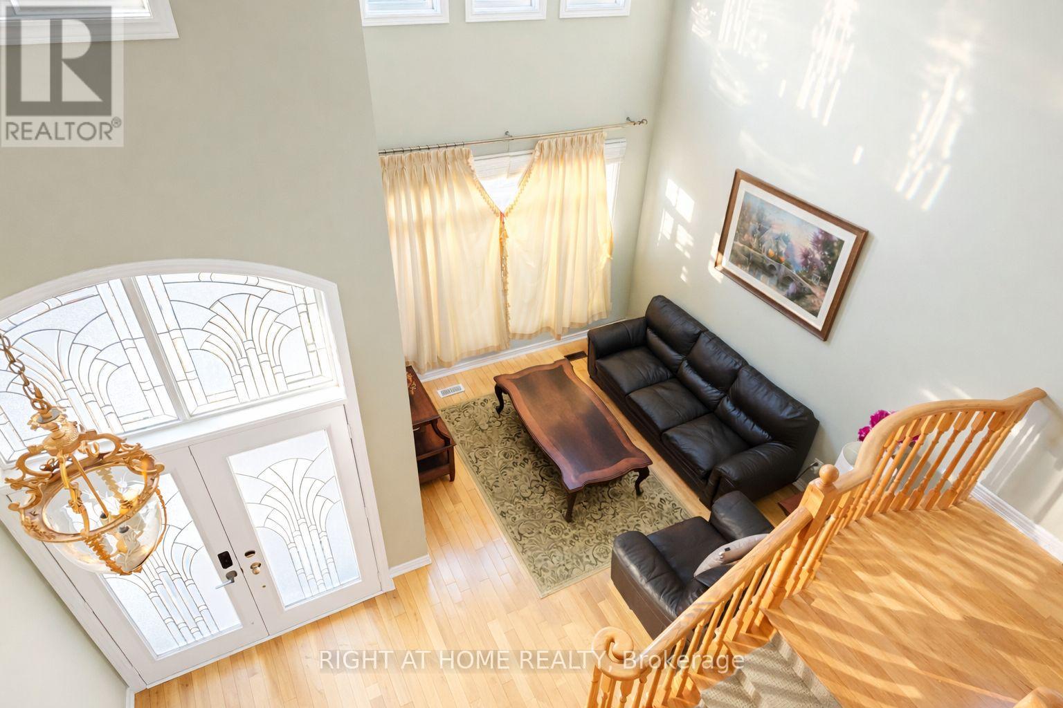 63 Brass Drive, Richmond Hill, Ontario  L4E 4T4 - Photo 3 - N12874168