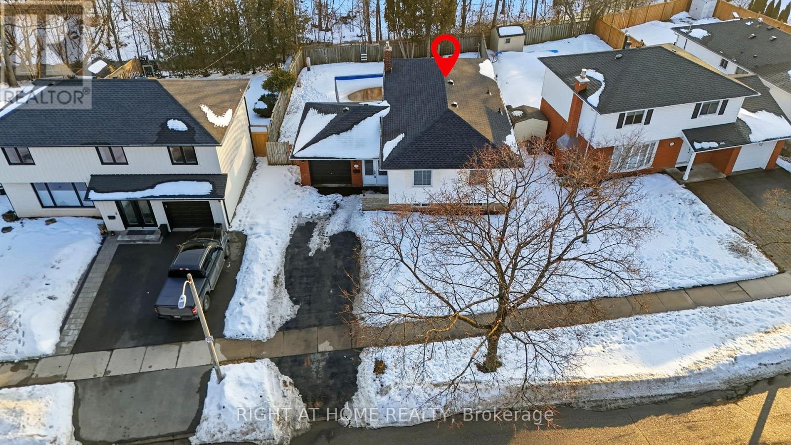 322 Melores Drive, Burlington, Ontario  L7L 4T8 - Photo 35 - W12878814