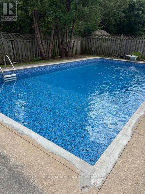 322 Melores Drive, Burlington, Ontario  L7L 4T8 - Photo 27 - W12878814