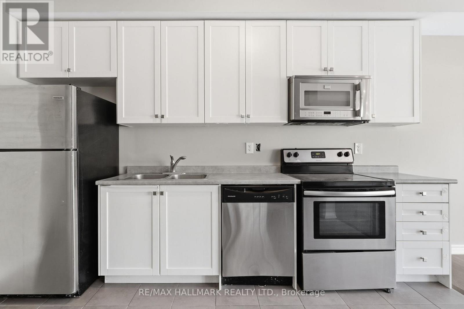 38 Deneb Street, Barrie, Ontario  L4M 0K6 - Photo 5 - S12815006