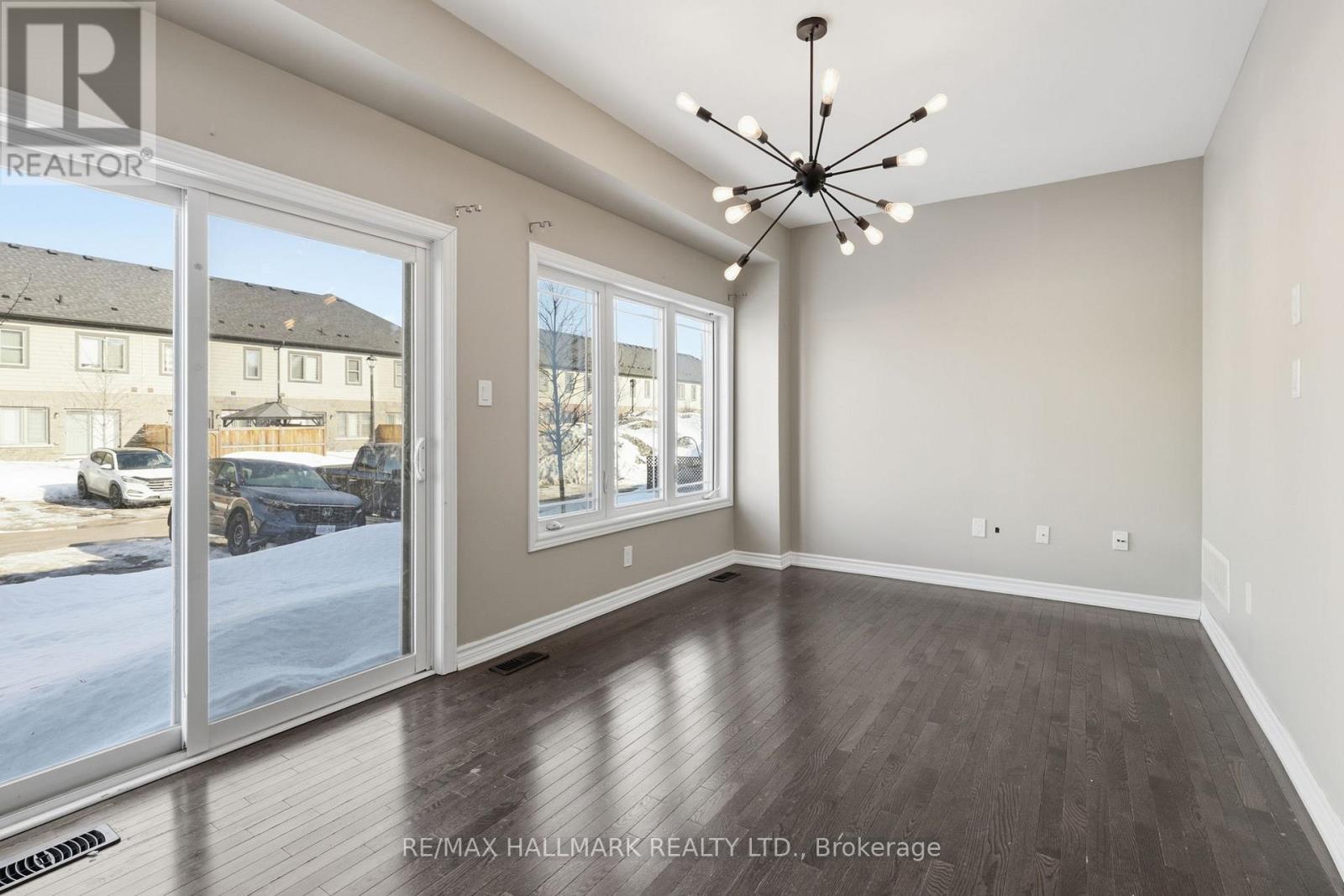 38 Deneb Street, Barrie, Ontario  L4M 0K6 - Photo 8 - S12815006