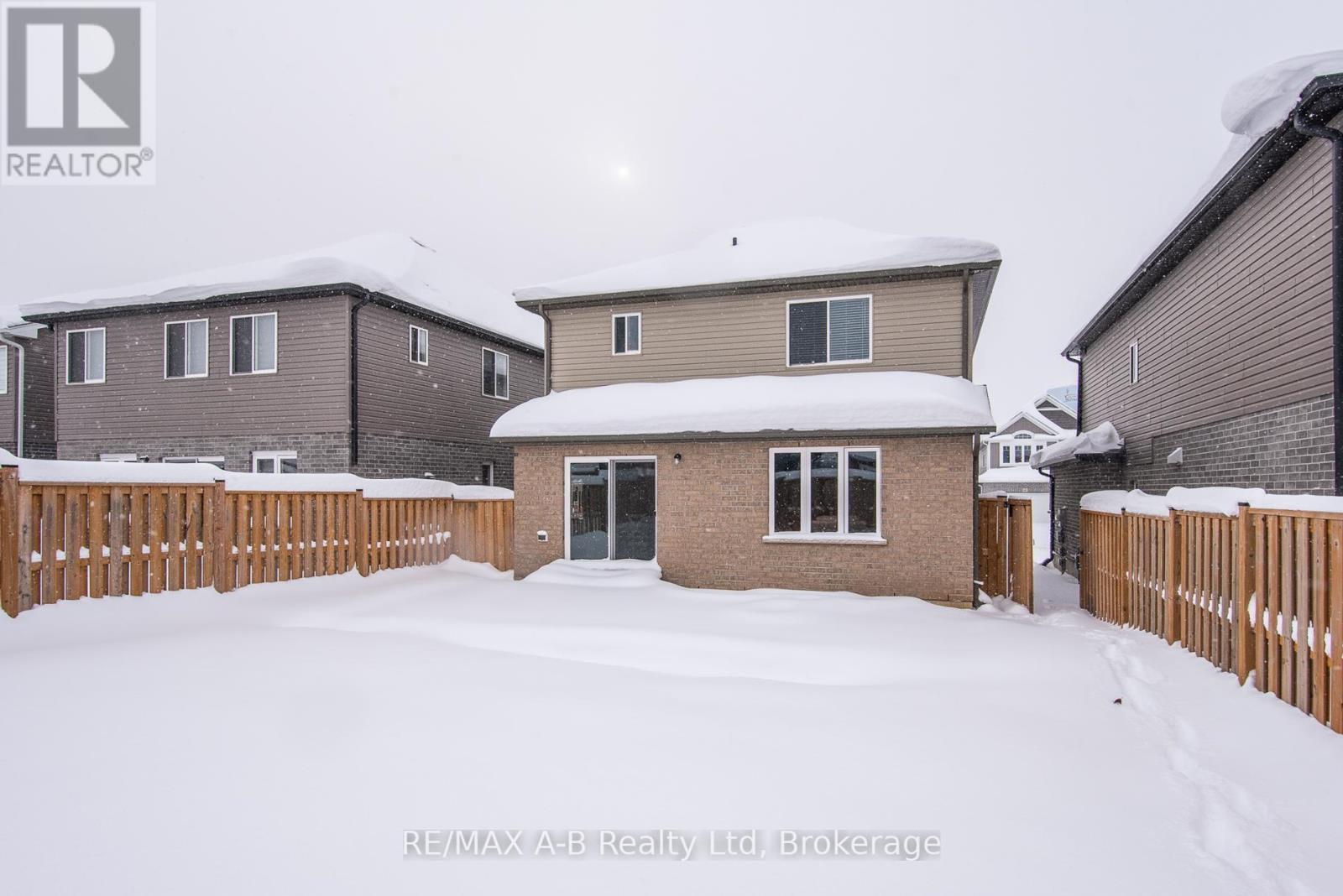 31 Davidson Drive, Stratford, Ontario  N5A 0J5 - Photo 4 - X12639146