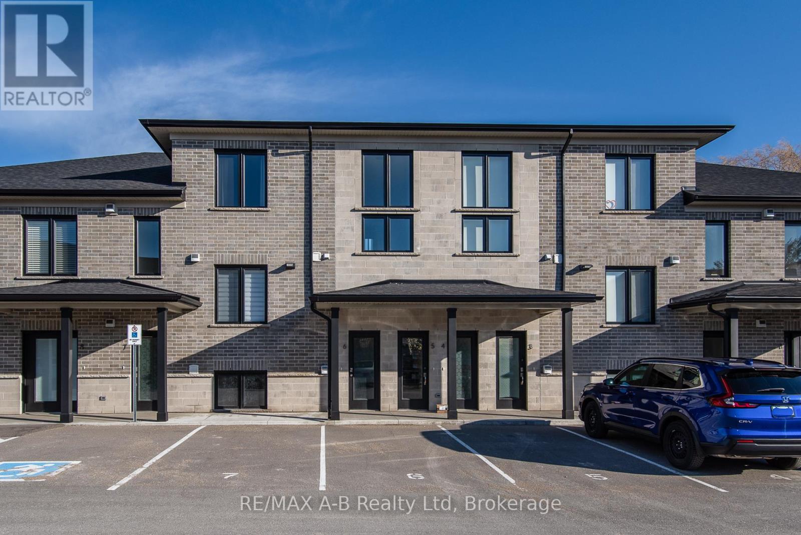 Unit #5 - 3202 Line 37 Vivian Lane, Stratford, Ontario  N5A 0K6 - Photo 3 - X12863698