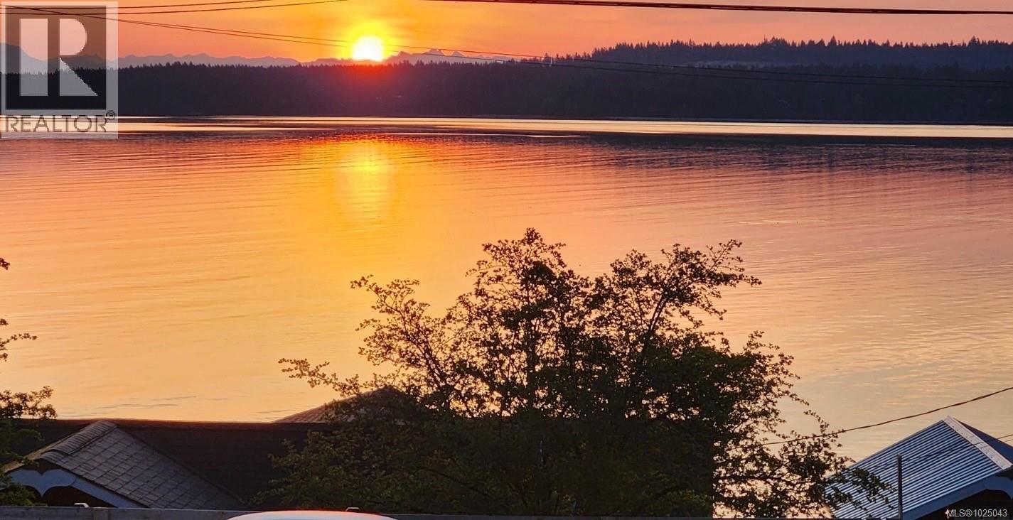 5693 Island Hwy S, Union Bay, British Columbia  V0R 3B0 - Photo 3 - 1025043